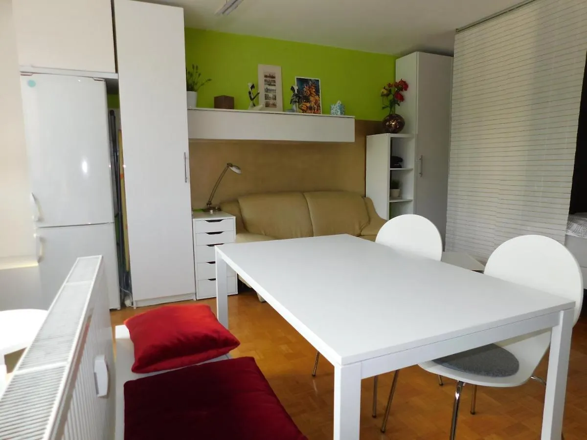 Hola, Ljubljana! - Free Parking Apartment 0*, Ljubljana Slovenia